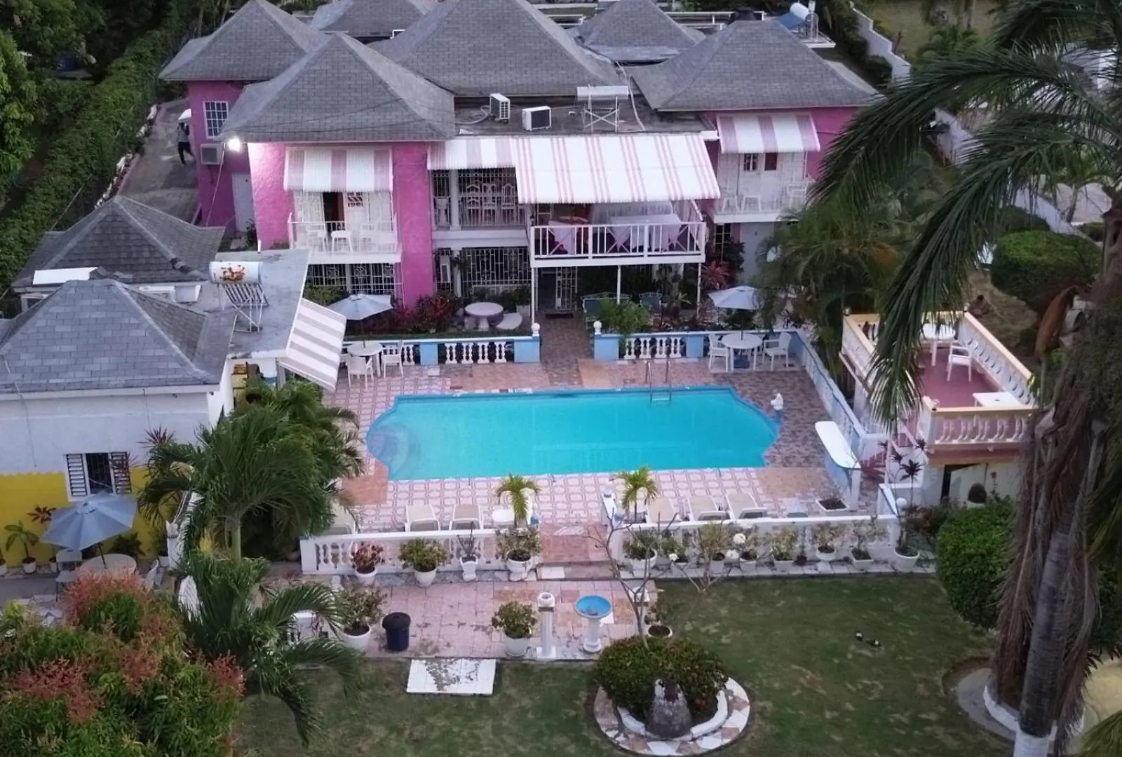 Pink Hibiscus Bed And Breakfast Montego Bay Jamaica